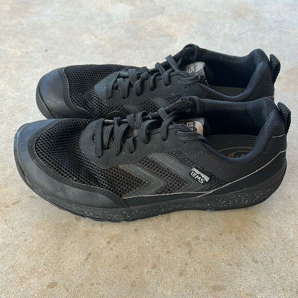 Men's Black Athletic Shoes - Picture 4 of 10